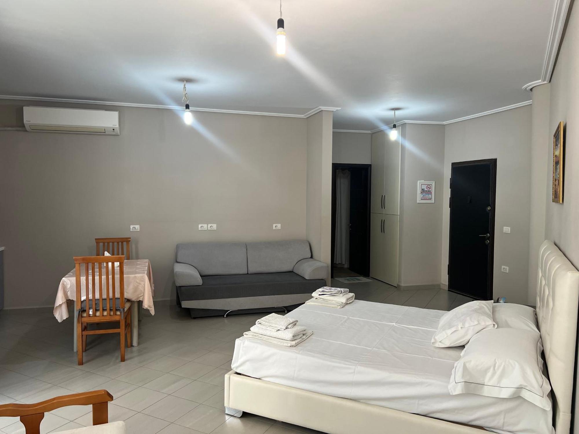 Lorenso Guest House Саранда Экстерьер фото